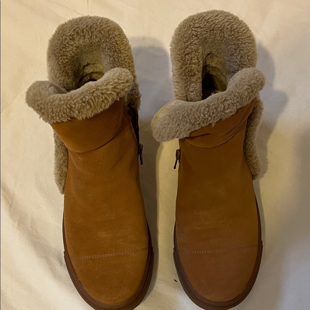 Tan Real Shearling-Lined Women's Boots from Naturalizer. 🆕